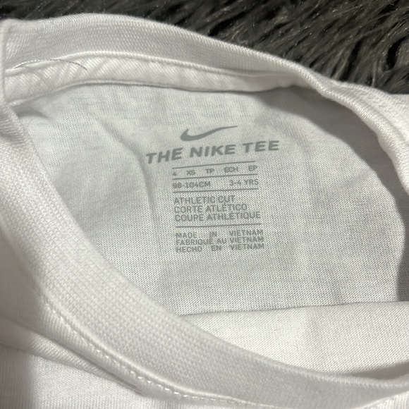 Nike girls glow in the dark shirt size 4 - Picture 4 of 5